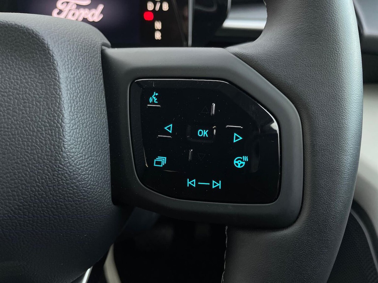 Used Ford Explorer 2024 for sale - 76455306: Photo 27