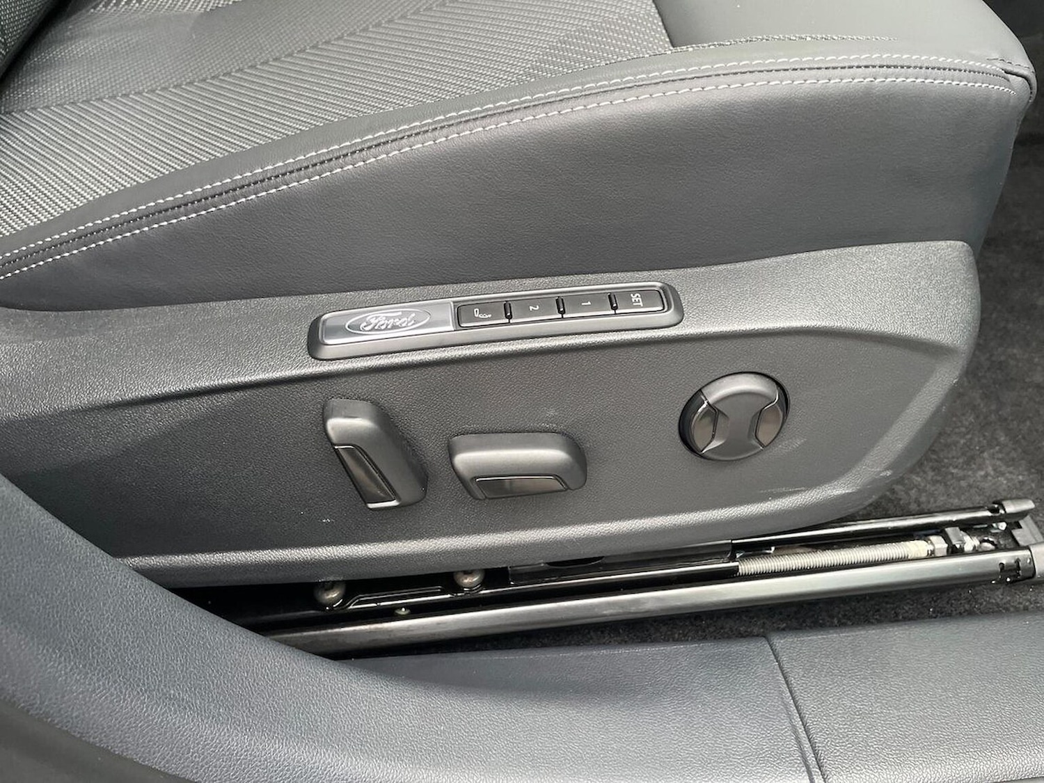 Used Ford Explorer 2024 for sale - 76455306: Photo 30