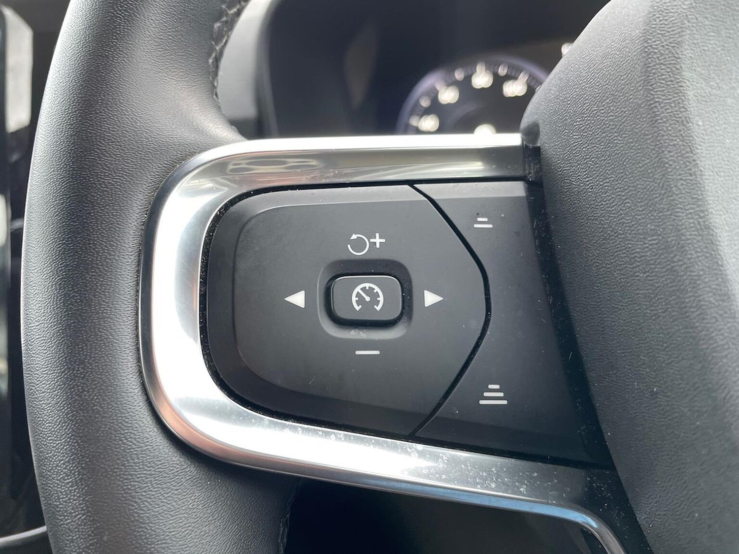 Used Volvo XC40 2022 for sale - 76650147: Photo 26