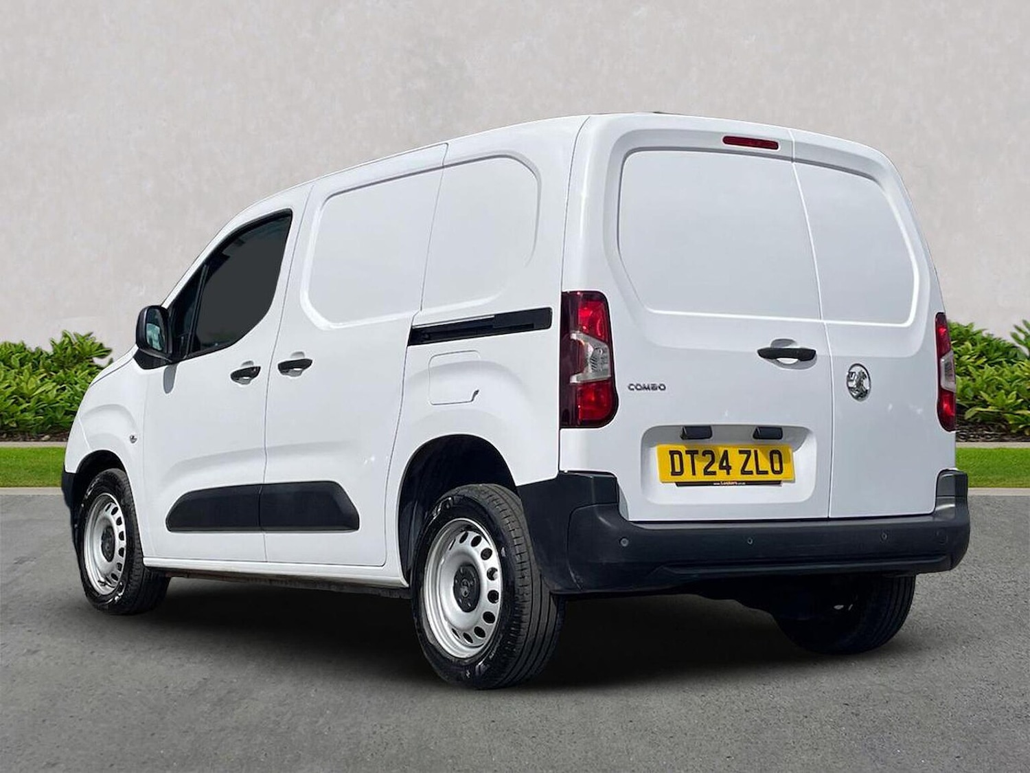 Used Vauxhall Combo 2024 for sale - 76799318: Photo 2