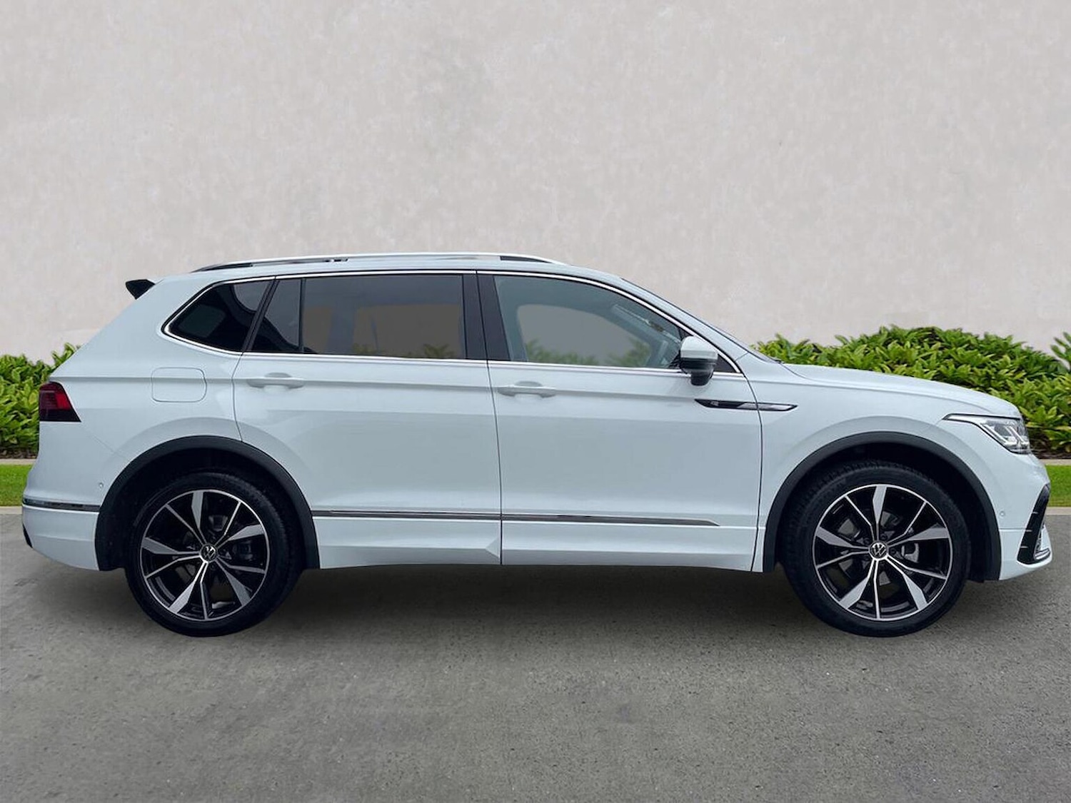 Used Volkswagen Tiguan Allspace 2024 for sale - 76300770: Photo 3