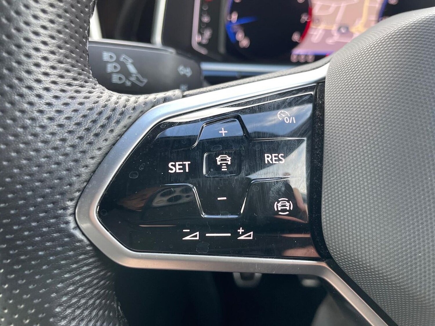 Used Volkswagen T-Roc 2023 for sale - 78194777: Photo 28