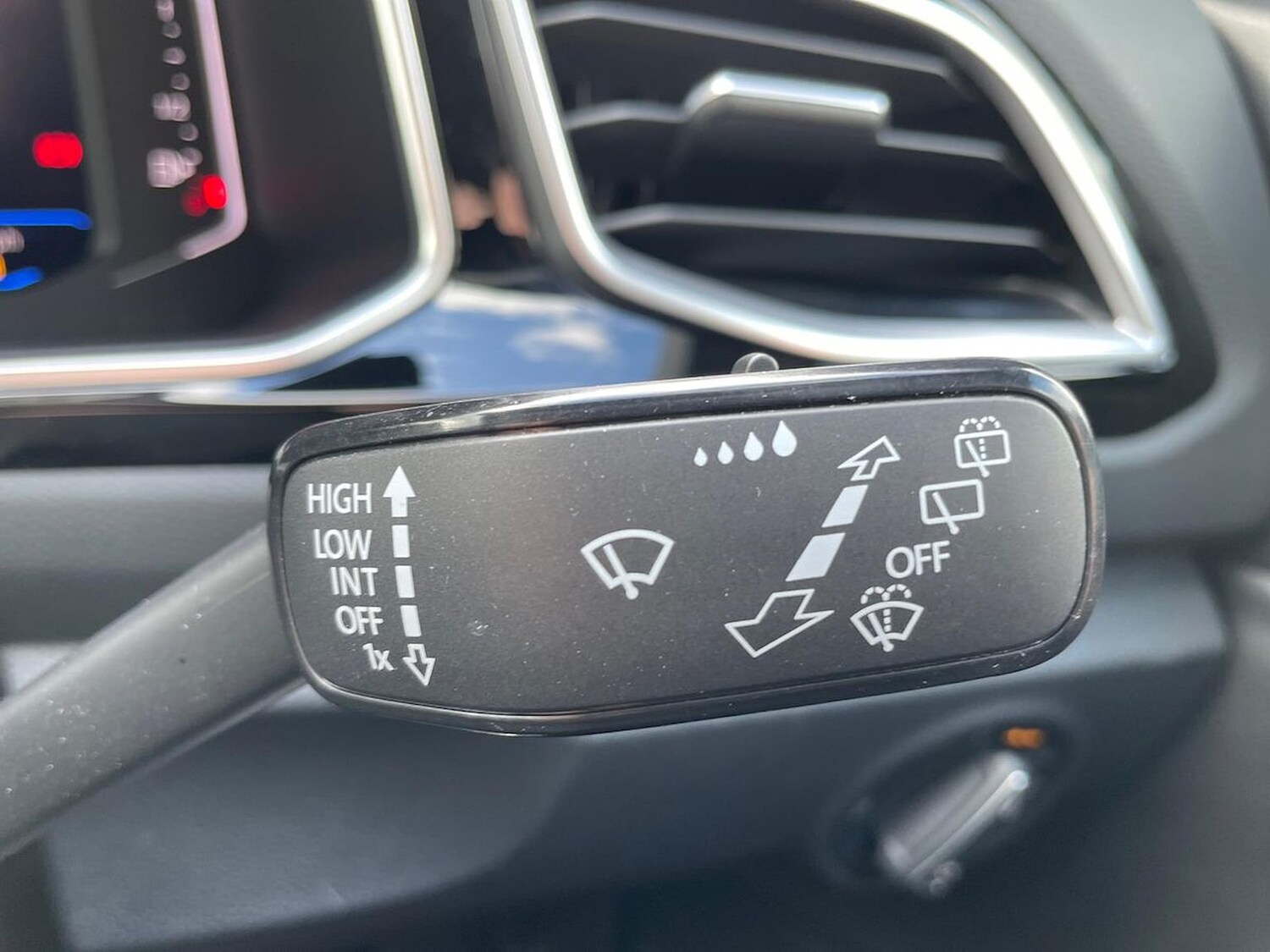 Used Volkswagen T-Roc 2023 for sale - 78194777: Photo 30