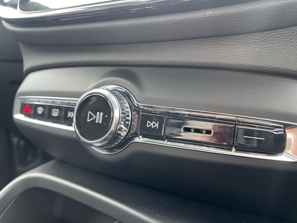Used Volvo XC40 2024 for sale - 75705920: Photo 12