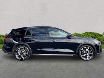 Used Ford Focus 2024 for sale - 76293097: Photo 3