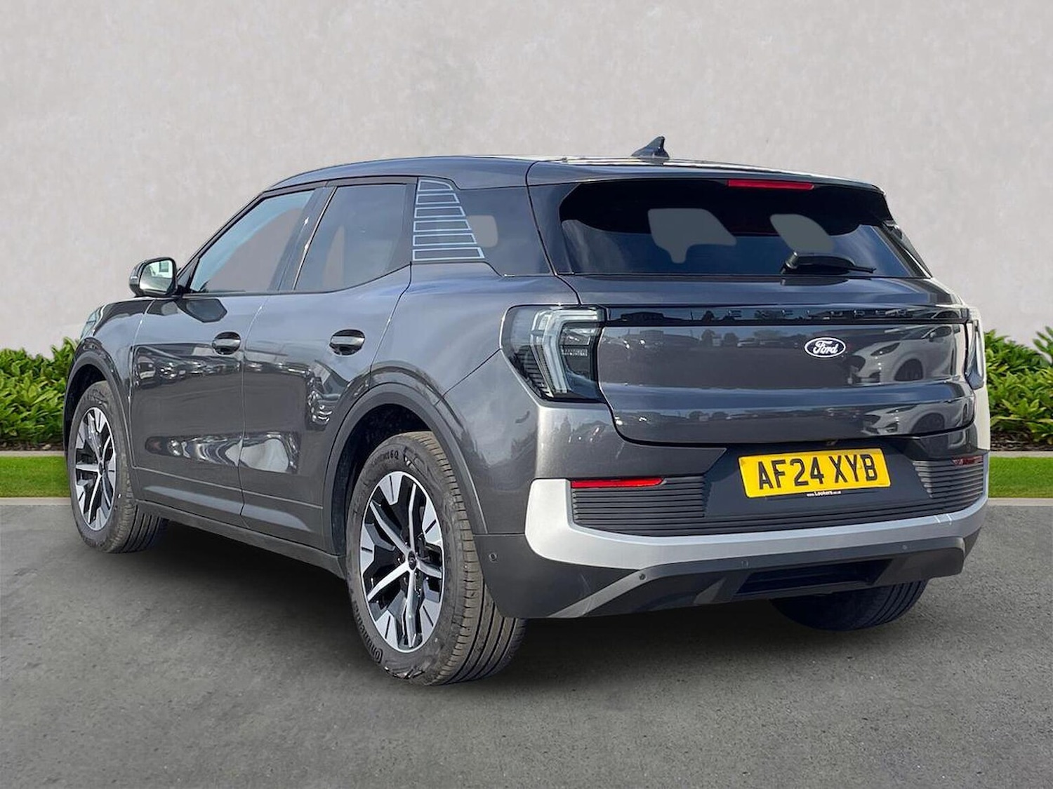 Used Ford Explorer 2024 for sale - 76531387: Photo 2