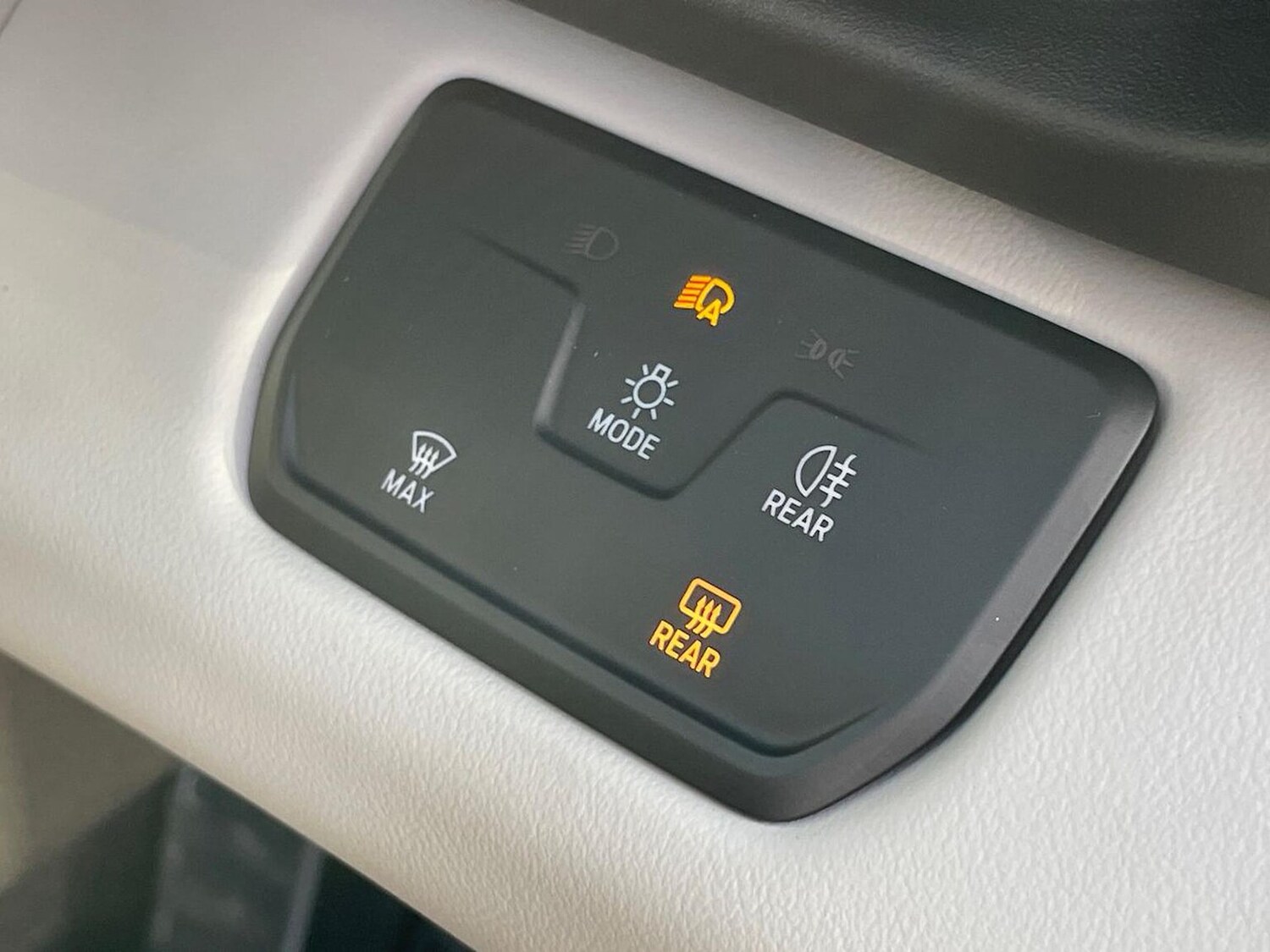 Used Ford Explorer 2024 for sale - 76531387: Photo 22