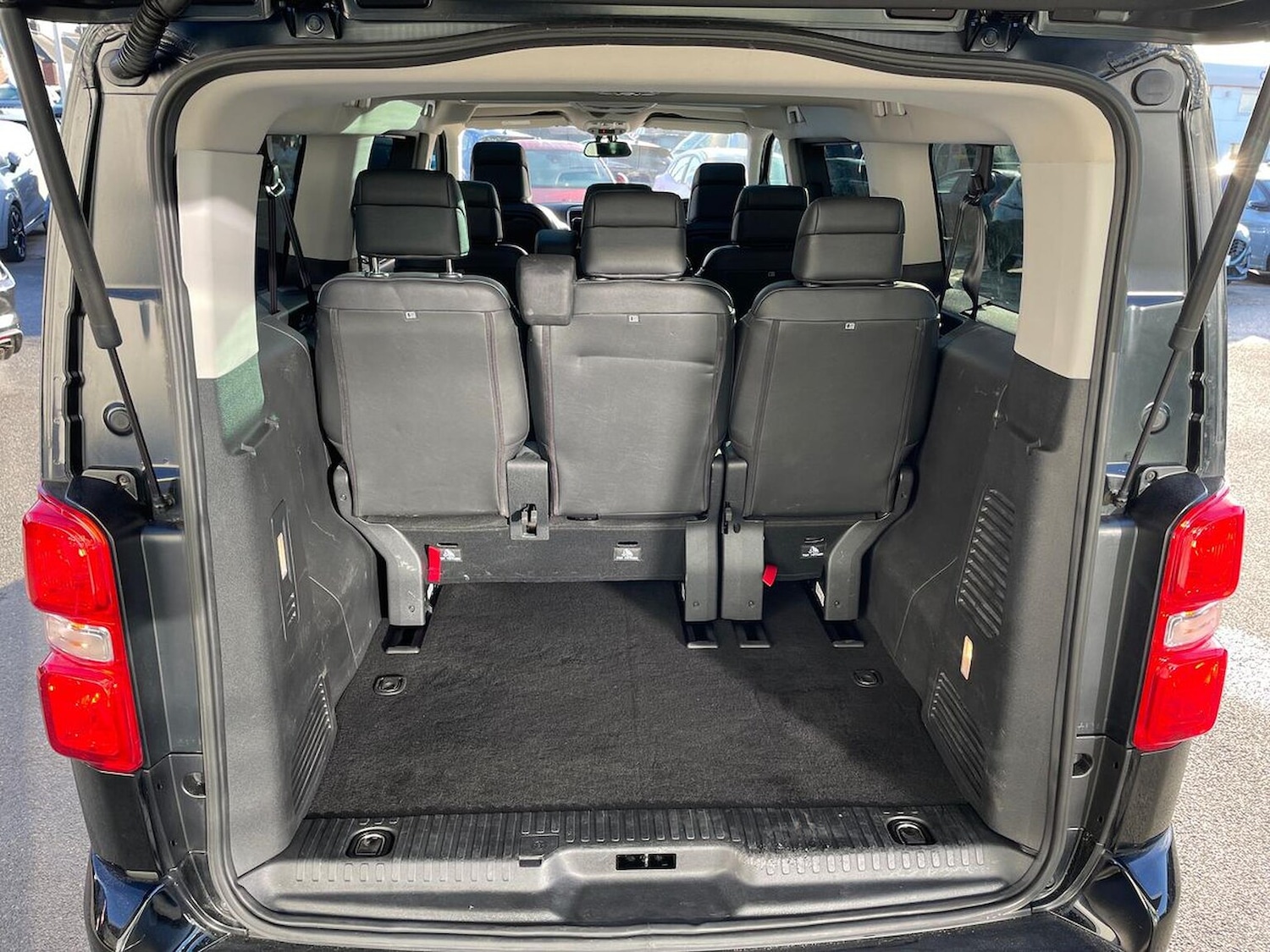 Used Peugeot Traveller 2020 for sale - 76911213: Photo 17