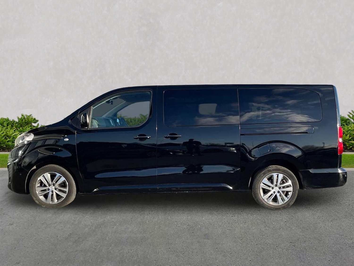 Used Peugeot Traveller 2020 for sale - 76911213: Photo 19