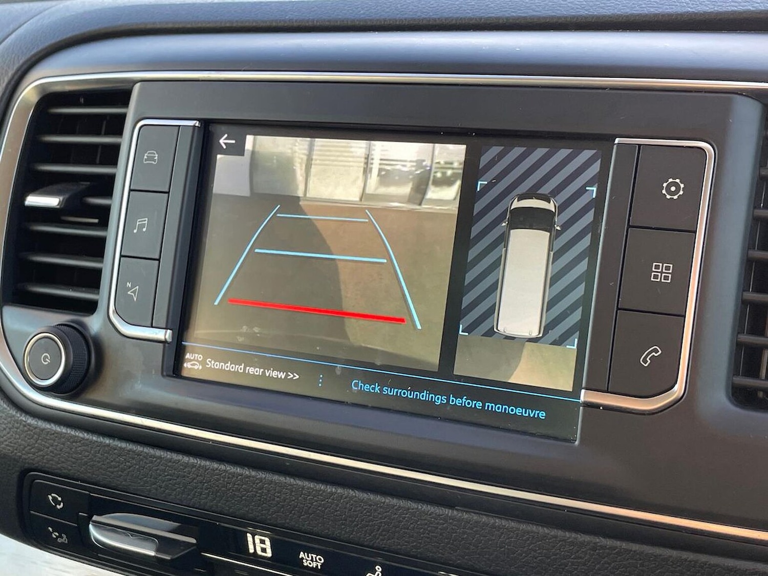 Used Peugeot Traveller 2020 for sale - 76911213: Photo 23