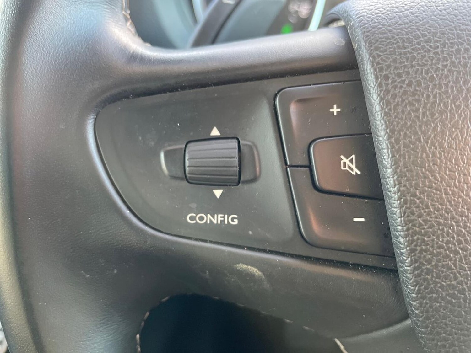 Used Peugeot Traveller 2020 for sale - 76911213: Photo 26