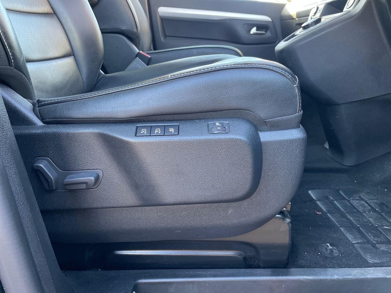 Used Peugeot Traveller 2020 for sale - 76911213: Photo 30