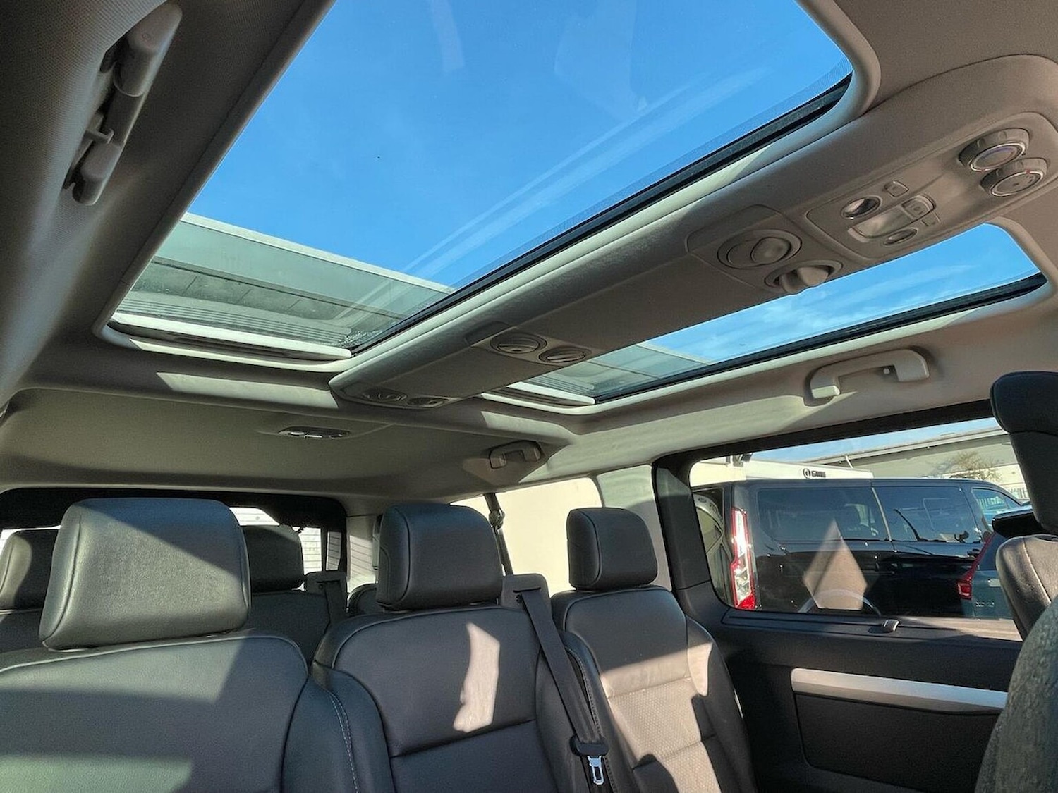 Used Peugeot Traveller 2020 for sale - 76911213: Photo 34