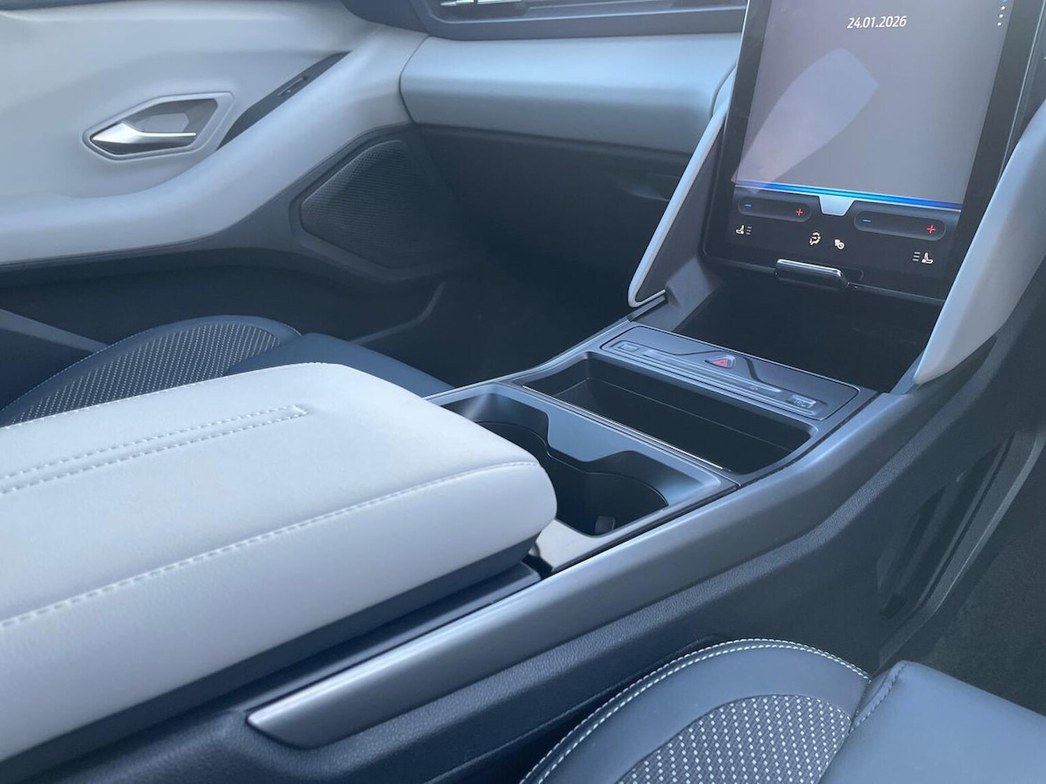 Used Ford Explorer 2025 for sale - 77715420: Photo 13