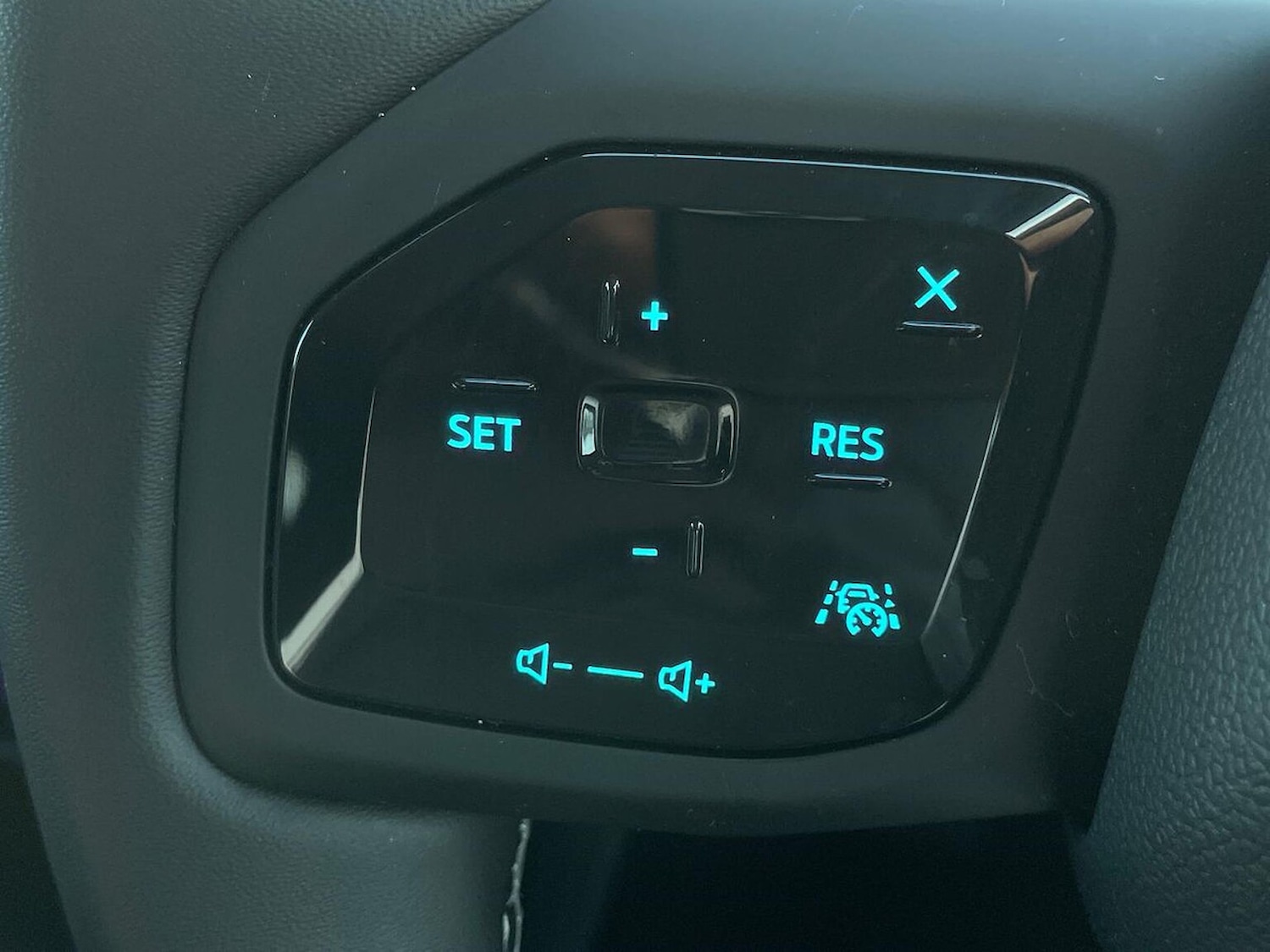 Used Ford Explorer 2025 for sale - 77715420: Photo 26