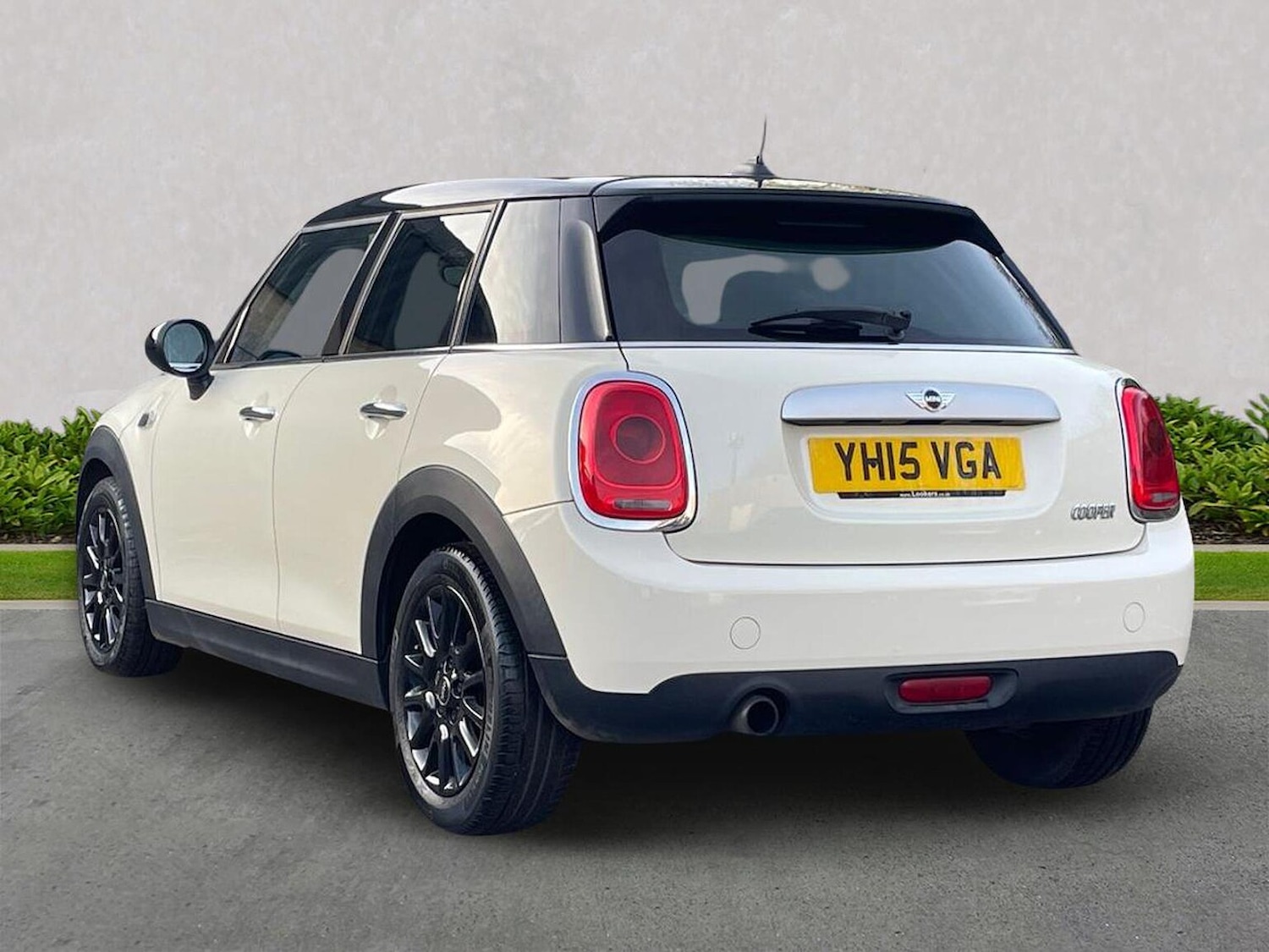 Used MINI Hatch 2015 for sale - 76935390: Photo 2
