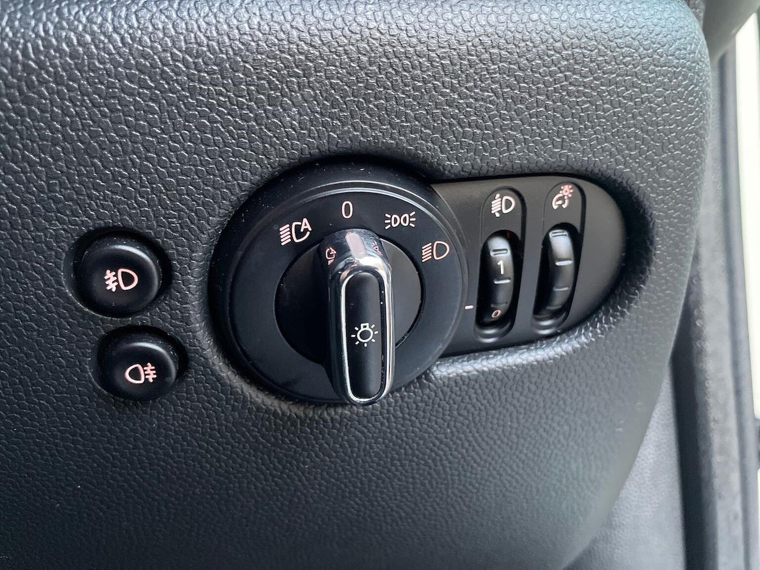 Used MINI Hatch 2015 for sale - 76935390: Photo 25