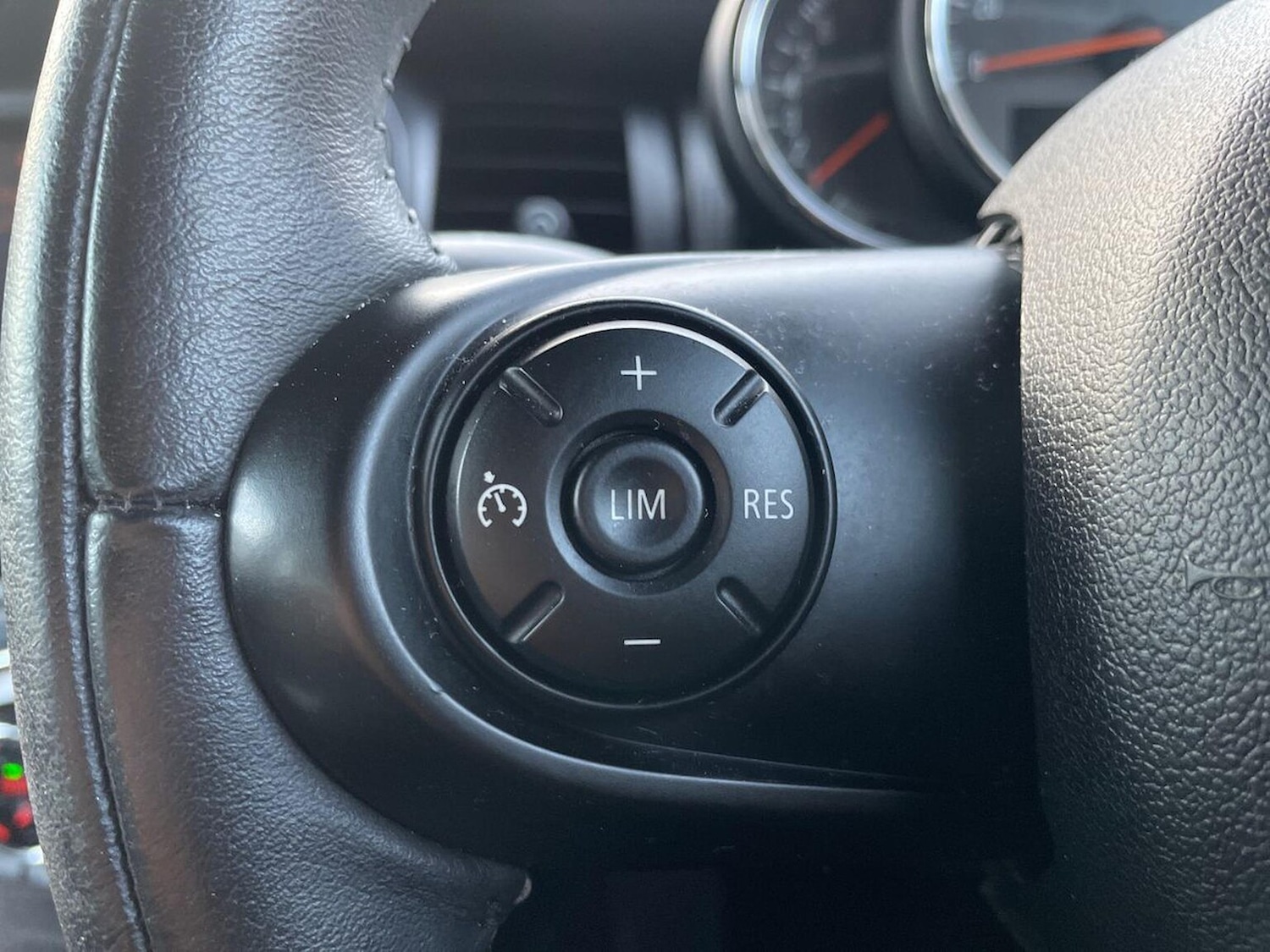 Used MINI Hatch 2015 for sale - 76935390: Photo 26