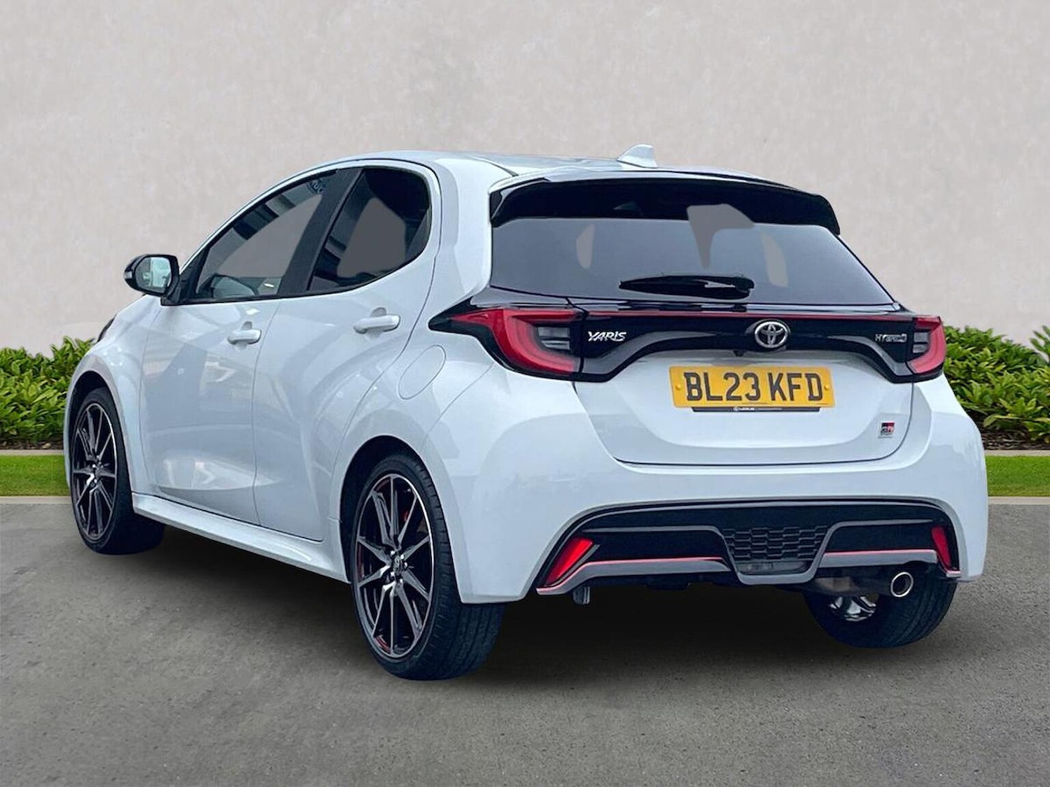 Used Toyota Yaris 2023 for sale - 77775172: Photo 2