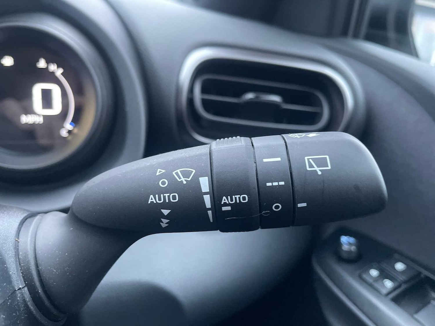 Used Toyota Yaris 2023 for sale - 77775172: Photo 28