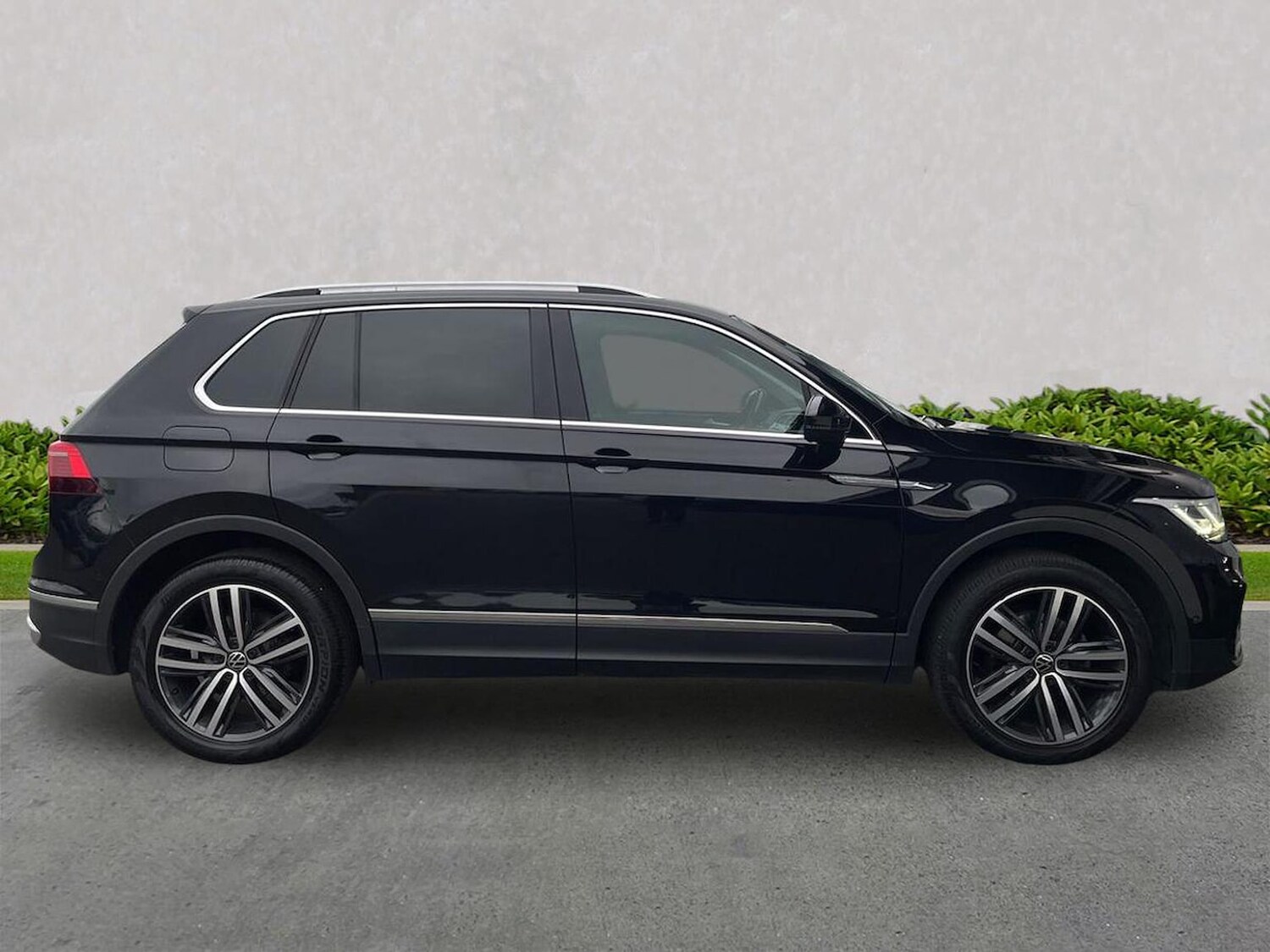 Used Volkswagen Tiguan 2021 for sale - 76257776: Photo 3