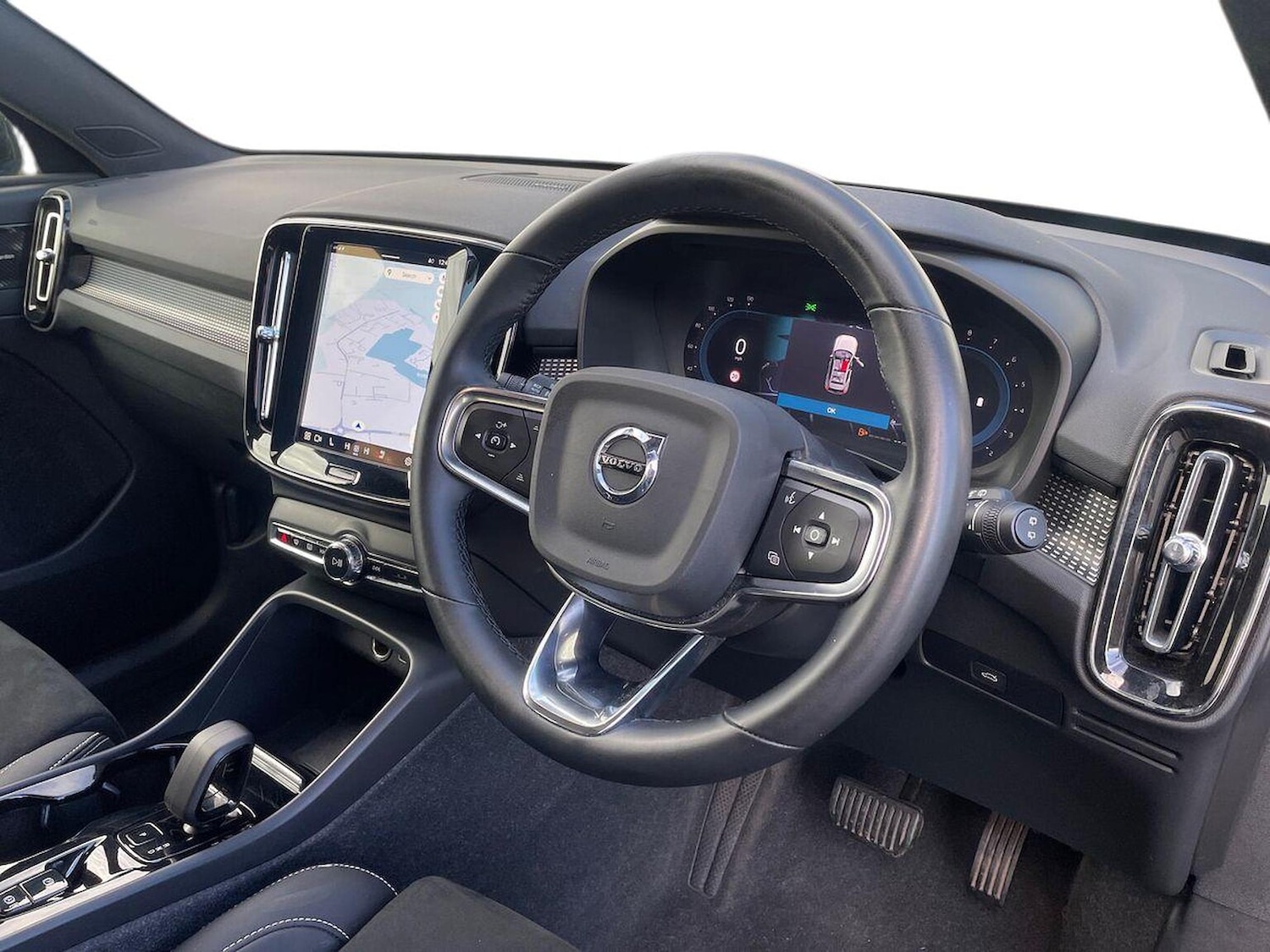 Used Volvo XC40 2023 for sale - 76832029: Photo 15