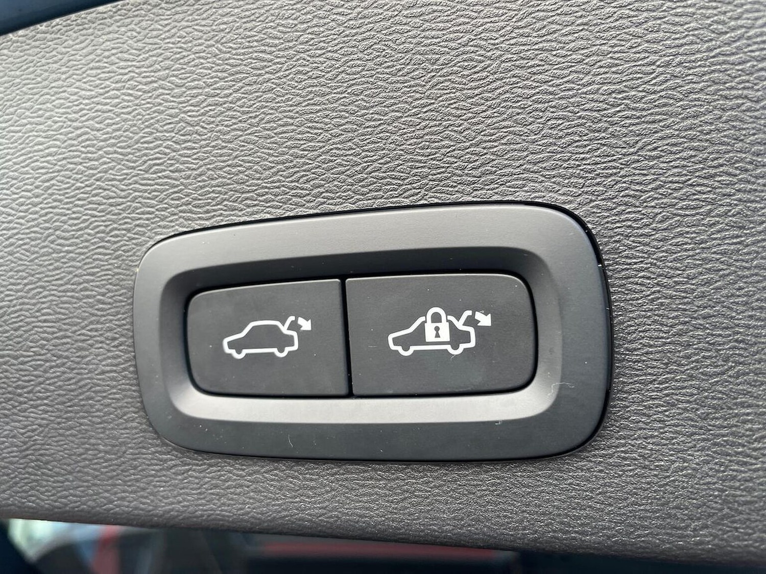 Used Volvo XC40 2023 for sale - 76832029: Photo 22