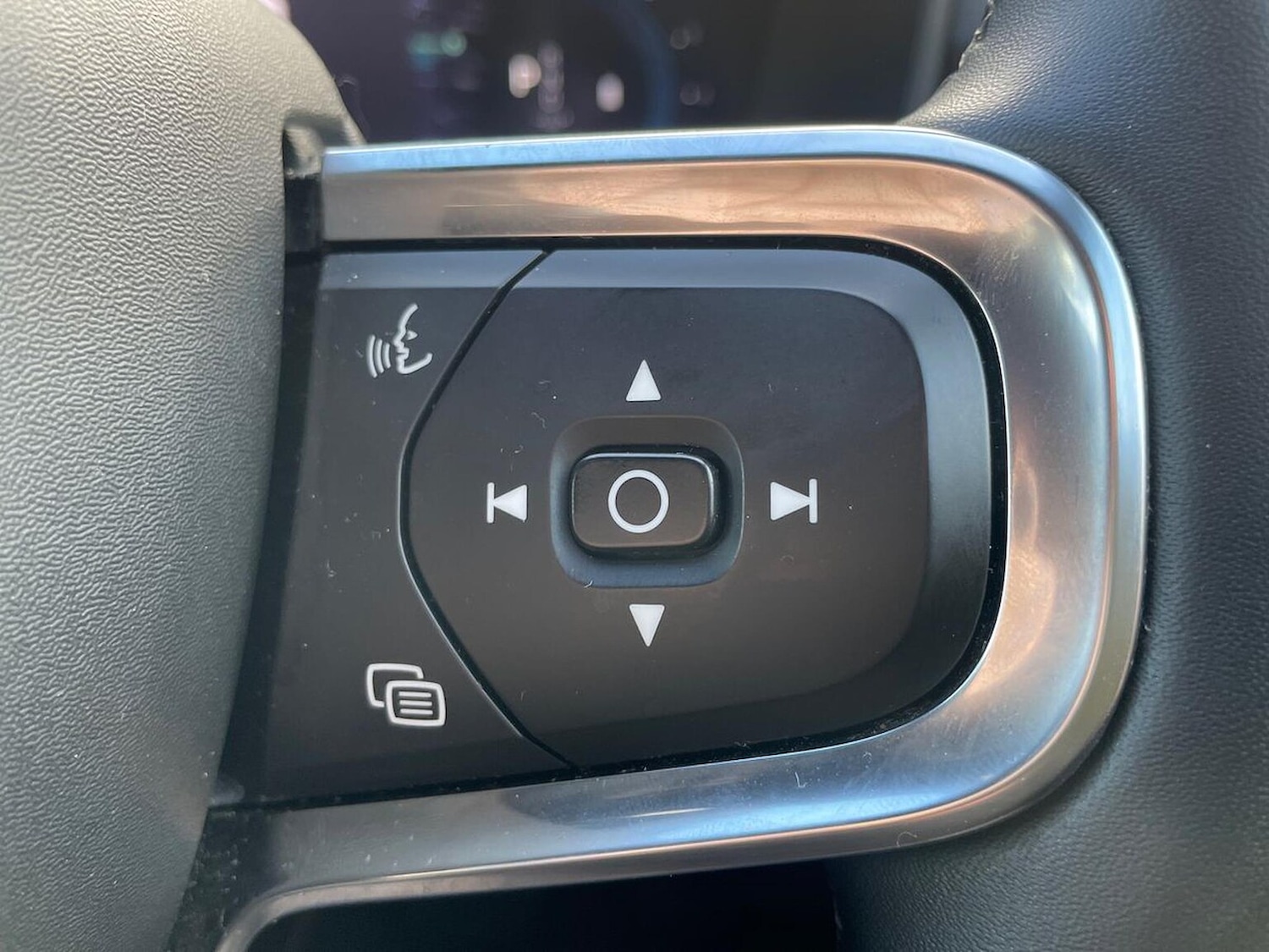 Used Volvo XC40 2023 for sale - 76832029: Photo 27