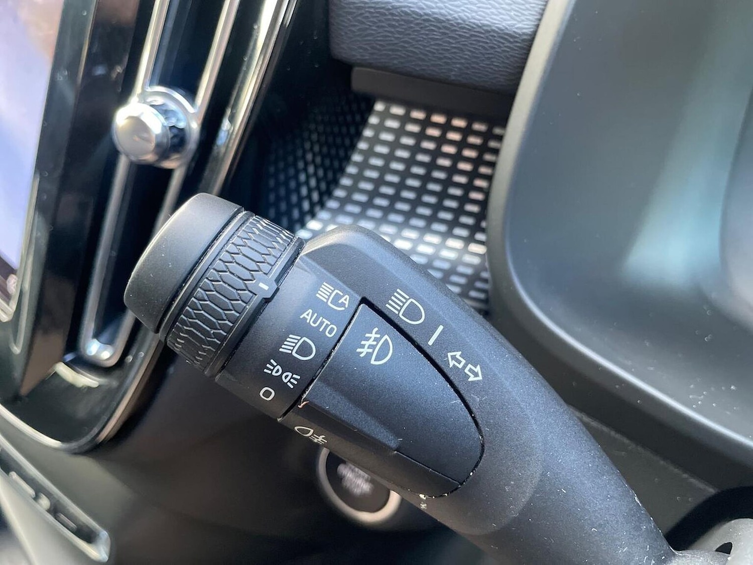 Used Volvo XC40 2023 for sale - 76832029: Photo 29