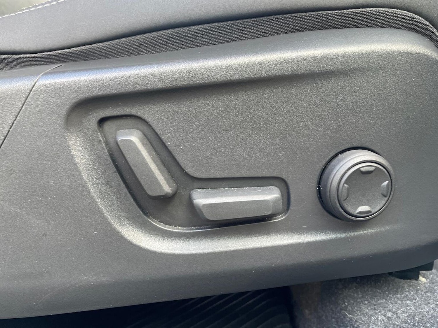 Used Volvo XC40 2023 for sale - 76832029: Photo 30