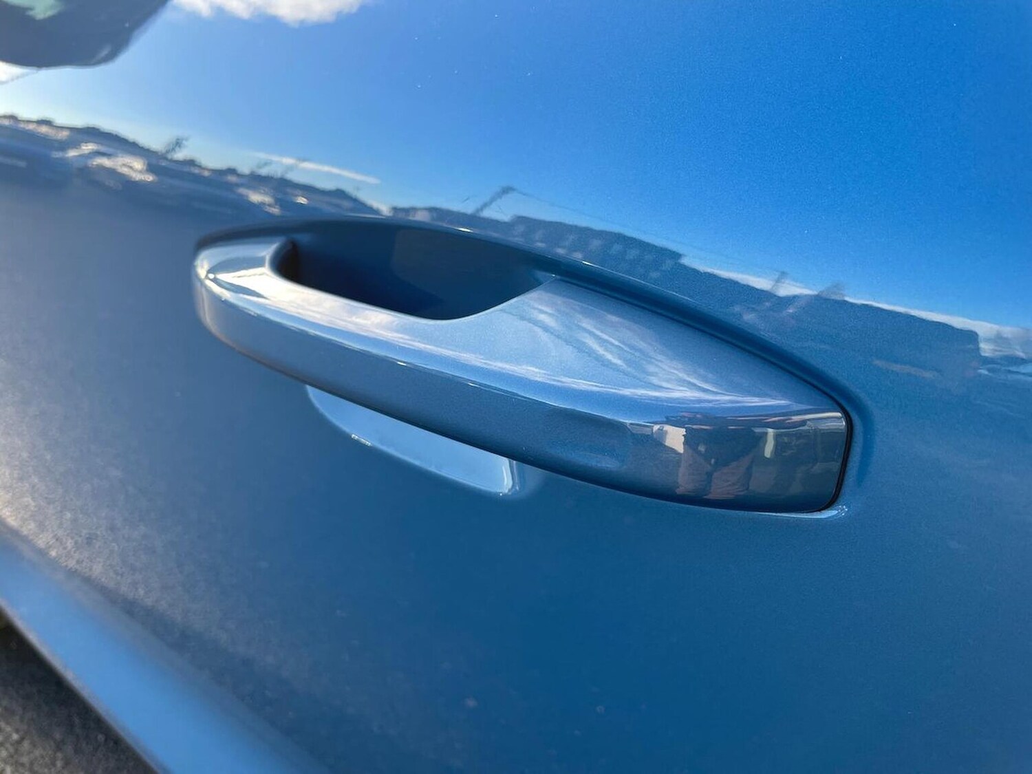 Used Volvo XC40 2023 for sale - 76832029: Photo 37