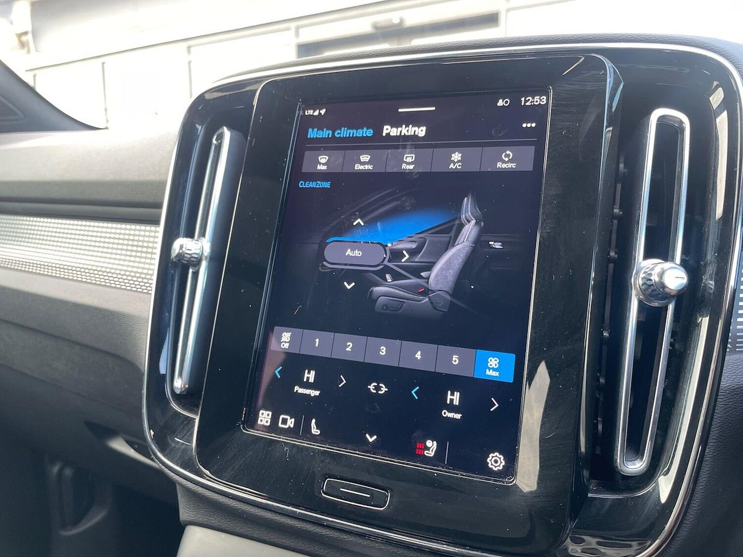 Used Volvo XC40 2023 for sale - 76832029: Photo 41