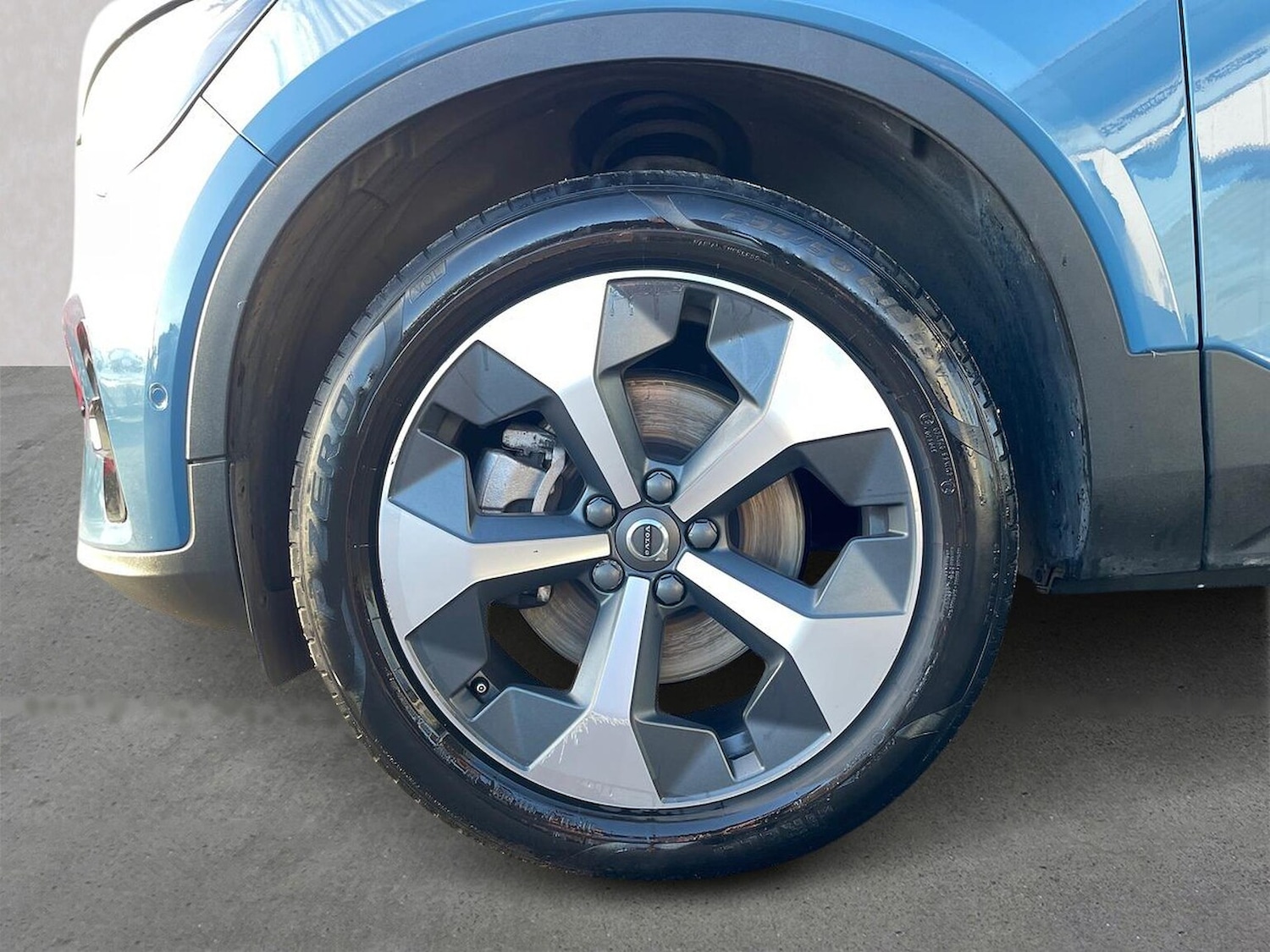 Used Volvo XC40 2023 for sale - 76832029: Photo 6