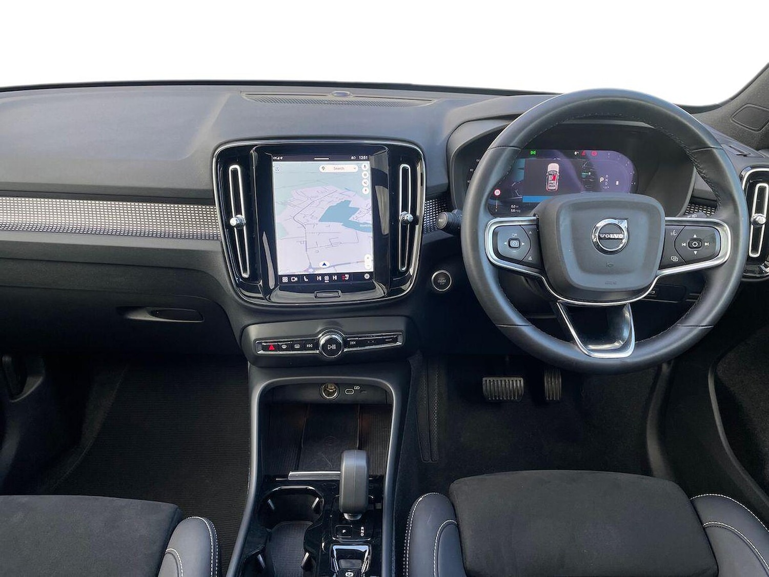 Used Volvo XC40 2023 for sale - 76832029: Photo 8