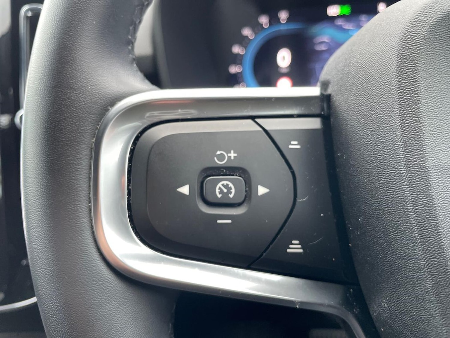 Used Volvo XC40 2024 for sale - 76335193: Photo 26