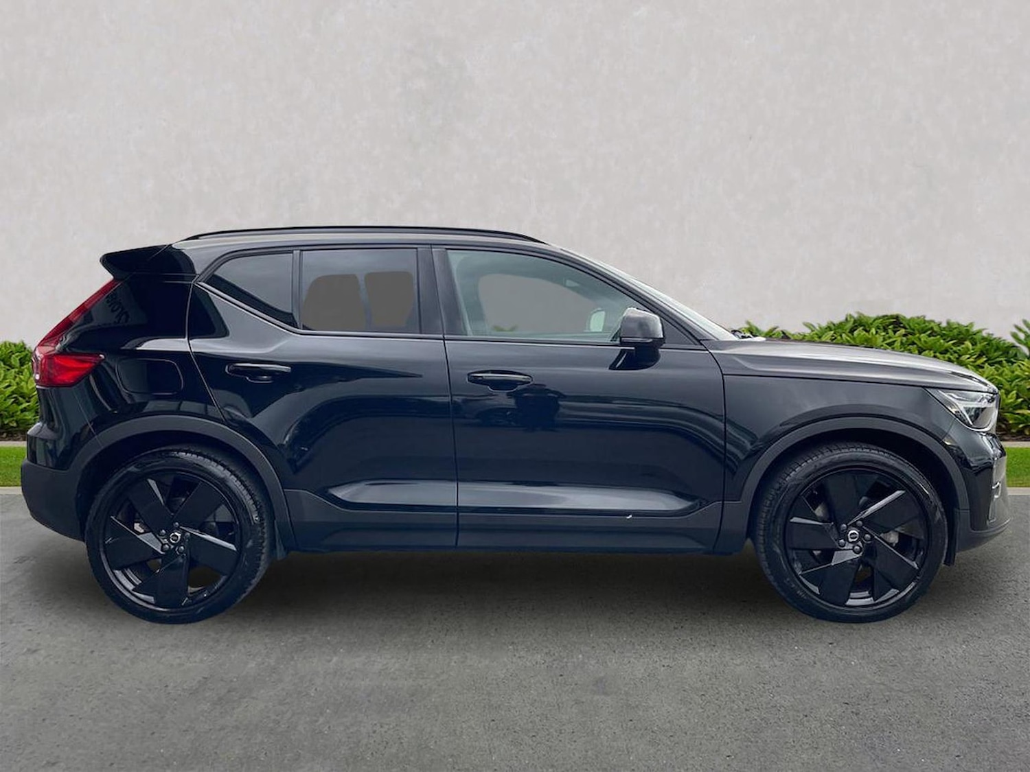 Used Volvo XC40 2024 for sale - 76335193: Photo 3