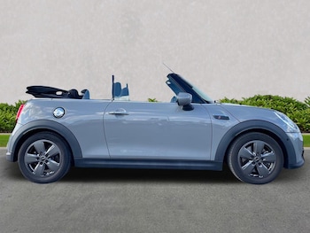 Used MINI Convertible 2021 for sale - 75736192: Photo