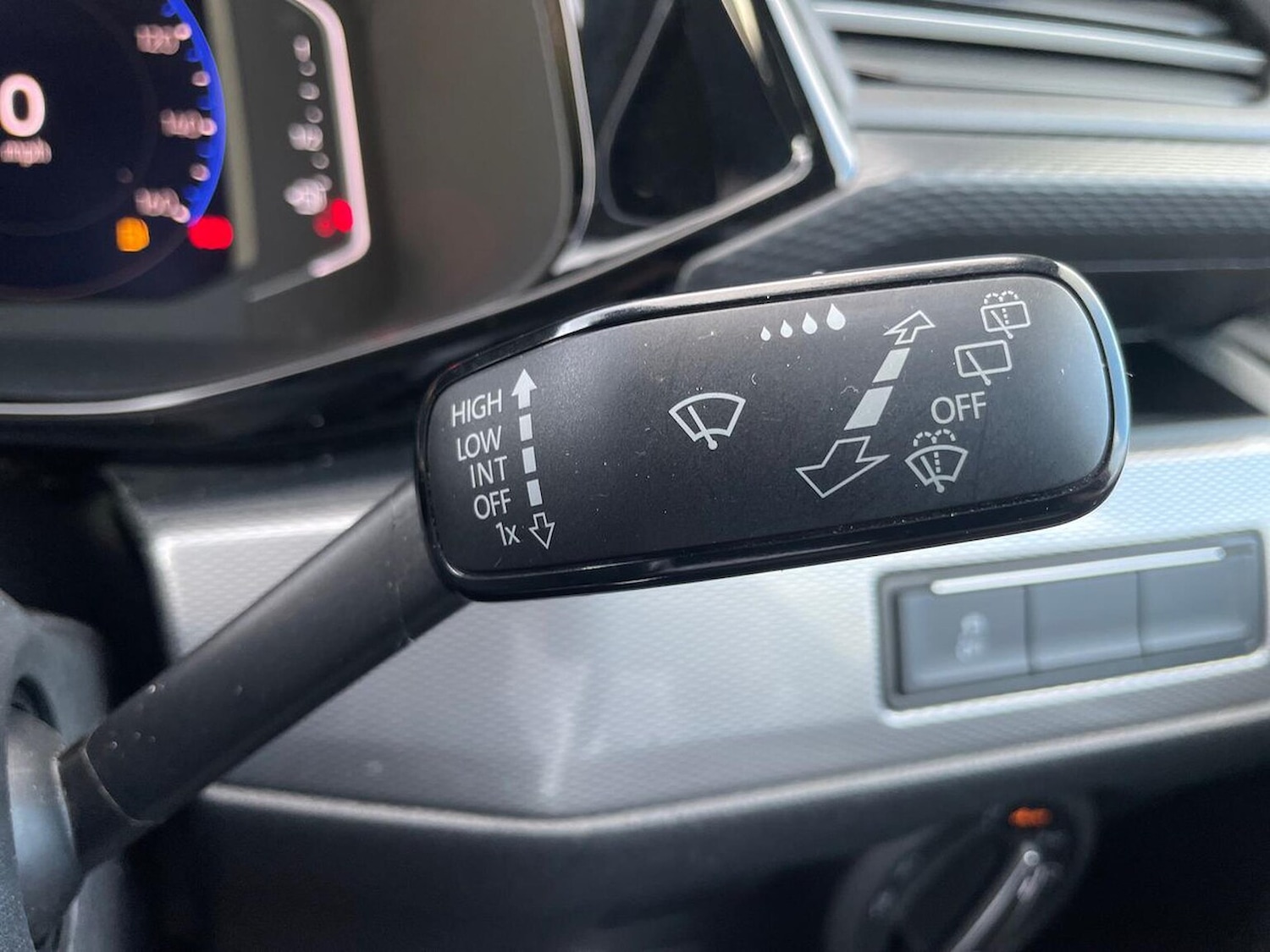 Used Volkswagen Caravelle 2021 for sale - 77616771: Photo 28