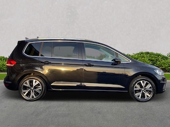 Used Volkswagen Touran 2022 for sale - 75975419: Photo