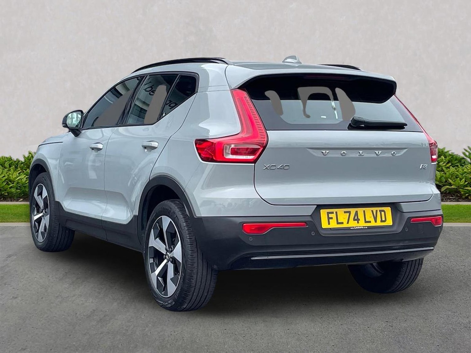 Used Volvo XC40 2024 for sale - 76490774: Photo 2