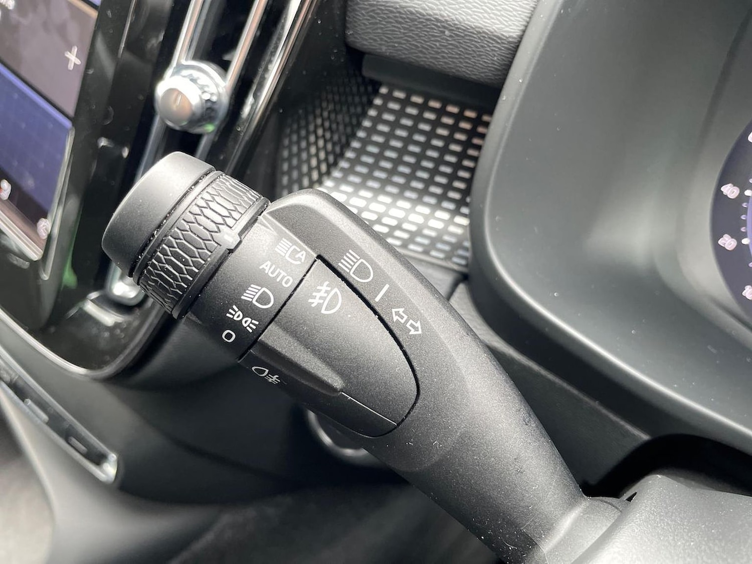 Used Volvo XC40 2024 for sale - 76490774: Photo 29