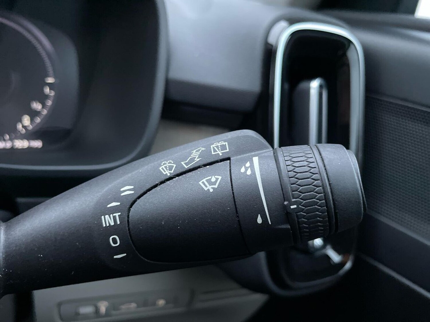 Used Volvo XC40 2020 for sale - 76885020: Photo 29