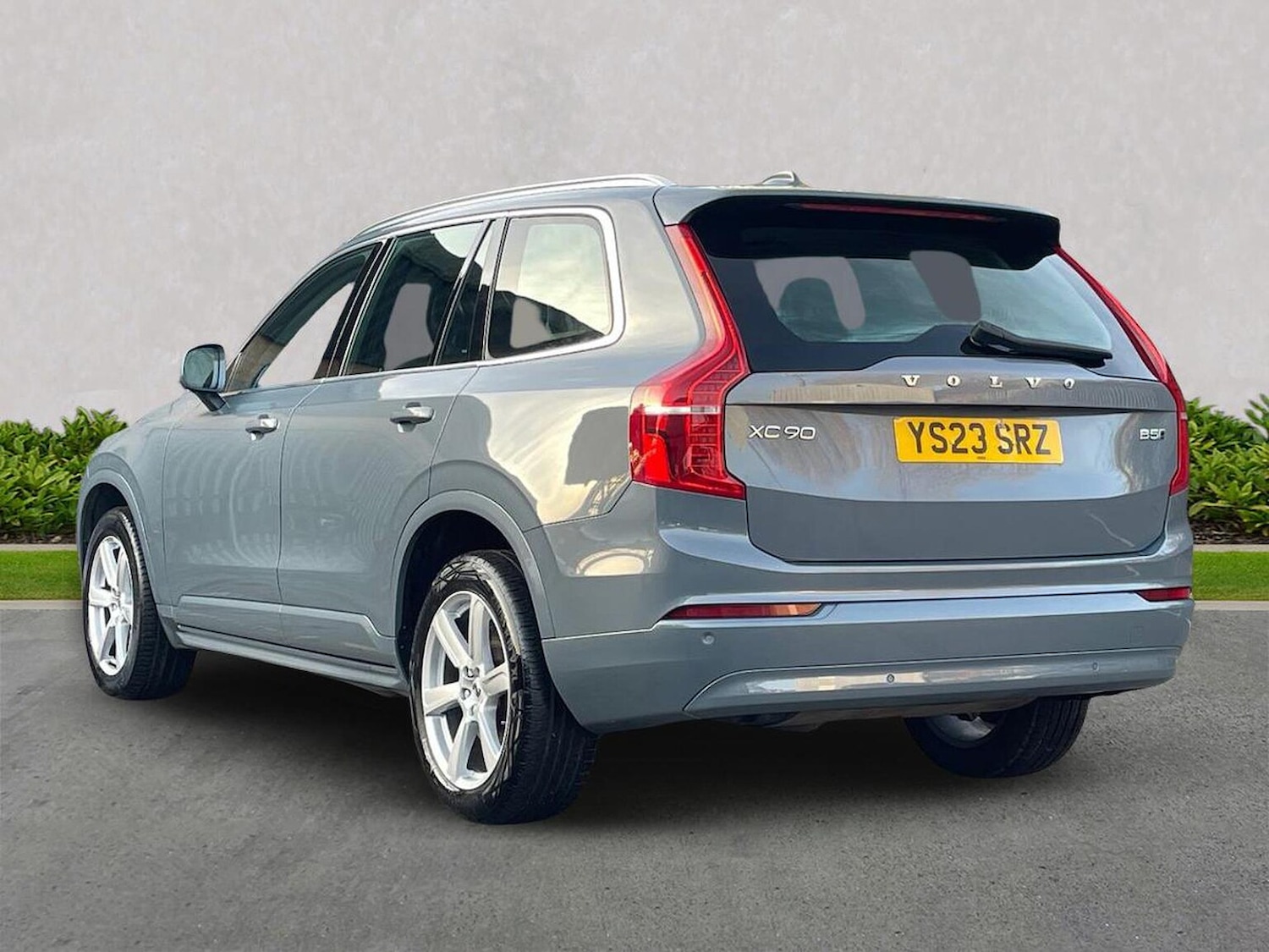 Used Volvo XC90 2023 for sale - 76935386: Photo 2