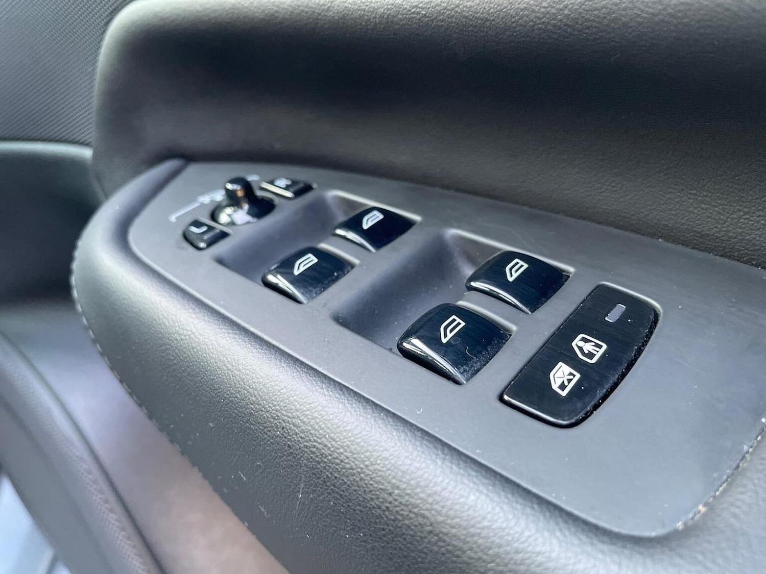 Used Volvo XC90 2023 for sale - 76935386: Photo 21