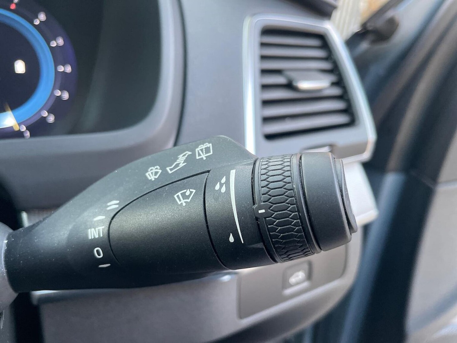 Used Volvo XC90 2023 for sale - 76935386: Photo 28