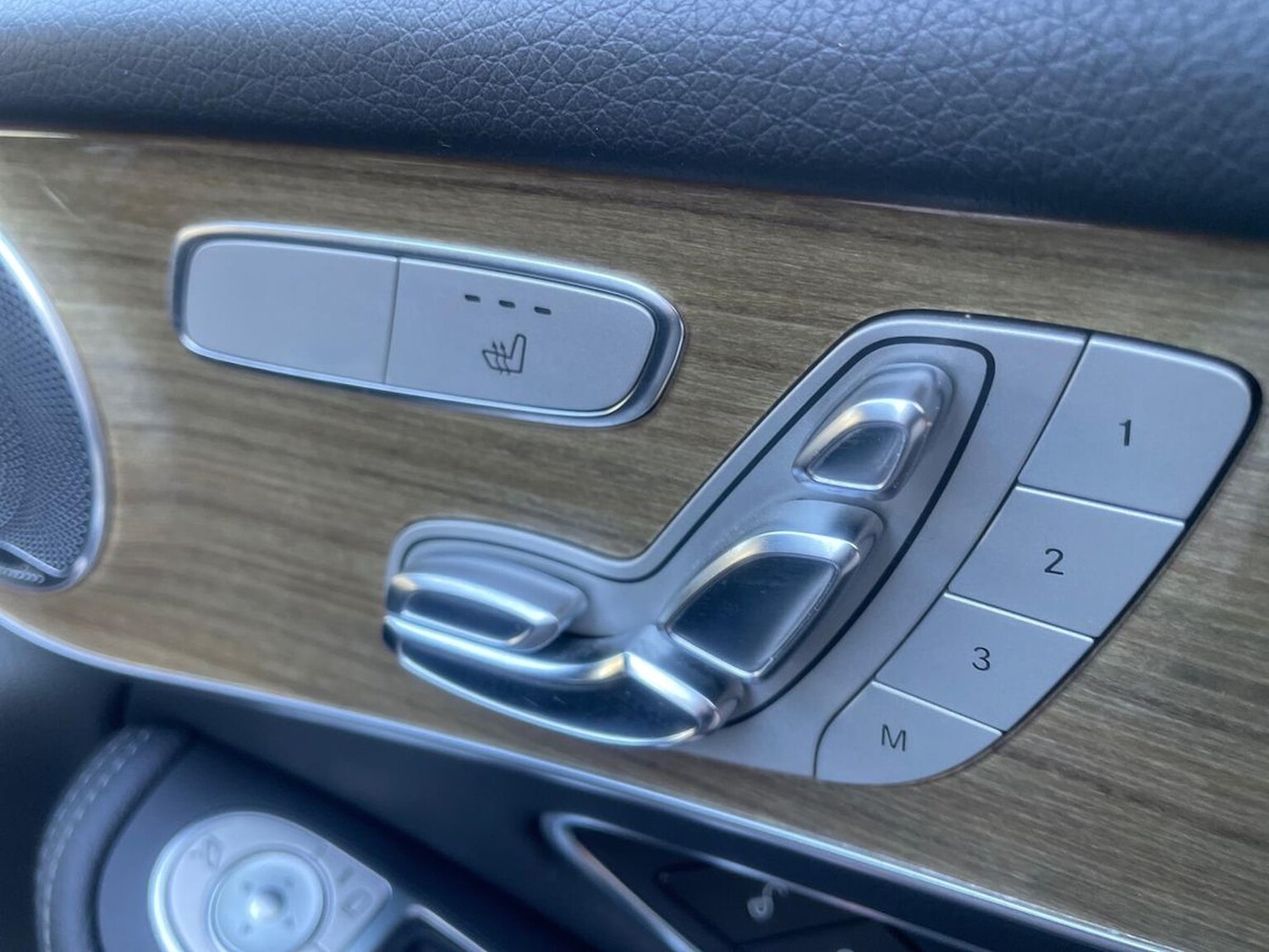 Used Mercedes-Benz GLC 2016 for sale - 77998742: Photo 30