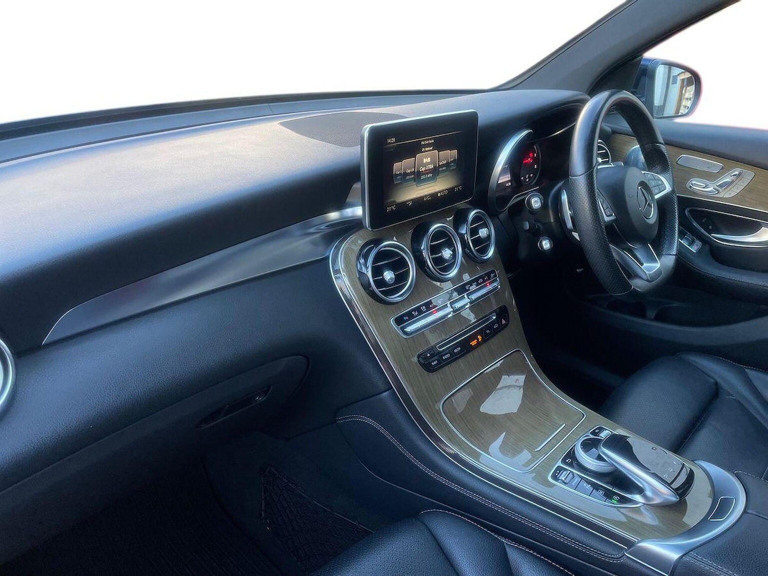 Used Mercedes-Benz GLC 2016 for sale - 77998742: Photo 7