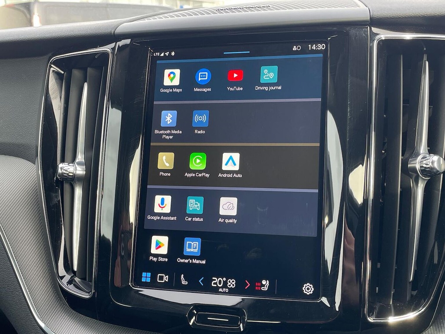 Used Volvo XC60 2024 for sale - 77984011: Photo 11