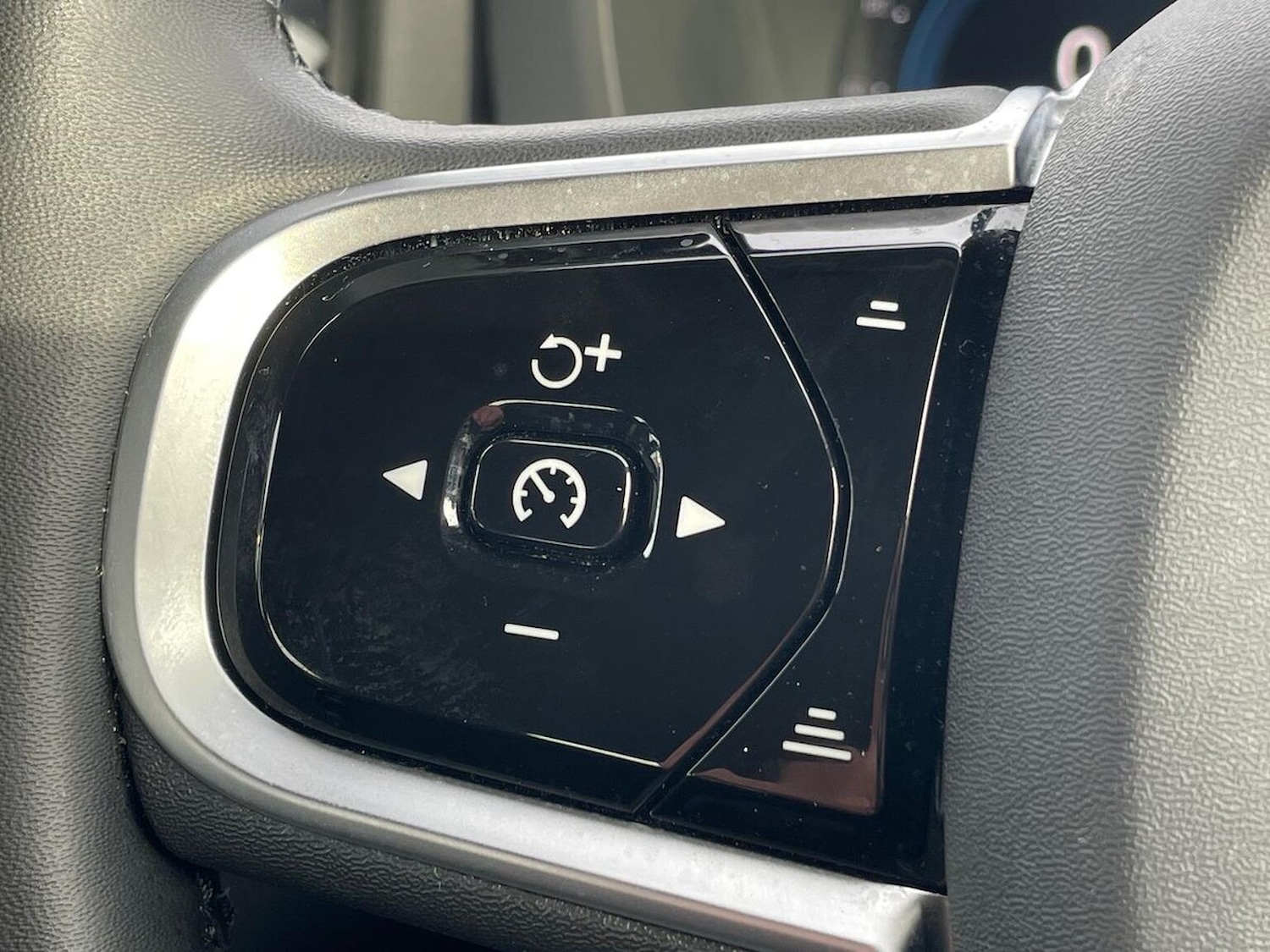 Used Volvo XC60 2024 for sale - 77984011: Photo 26