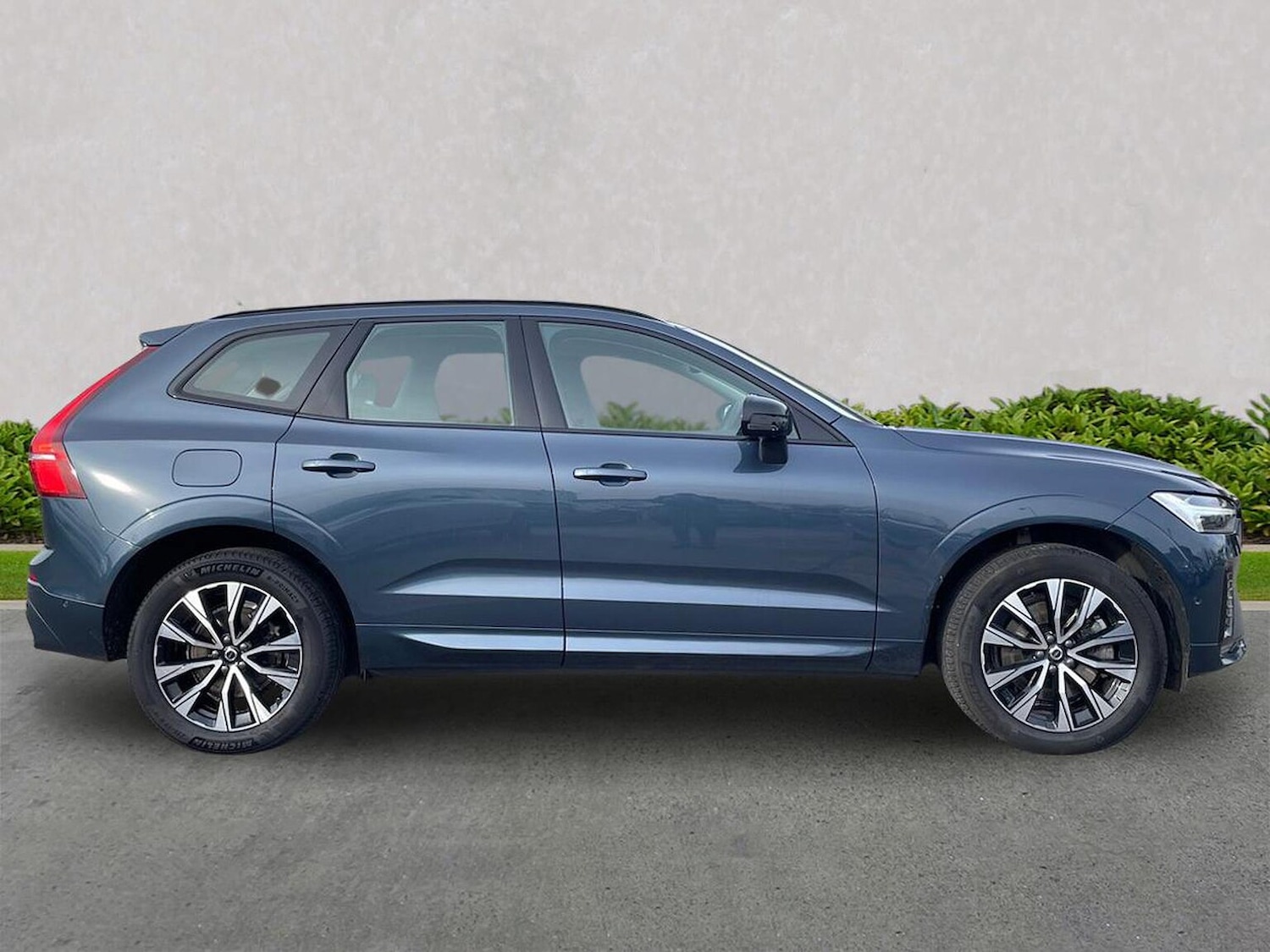 Used Volvo XC60 2024 for sale - 77984011: Photo 3